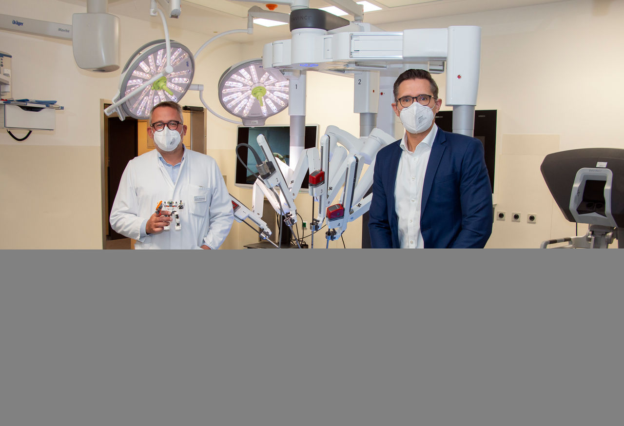 Mit Hightech gegen Krebs: Neuer OP-Roboter unterstützt Chirurgen am Helios Amper-Klinikum 