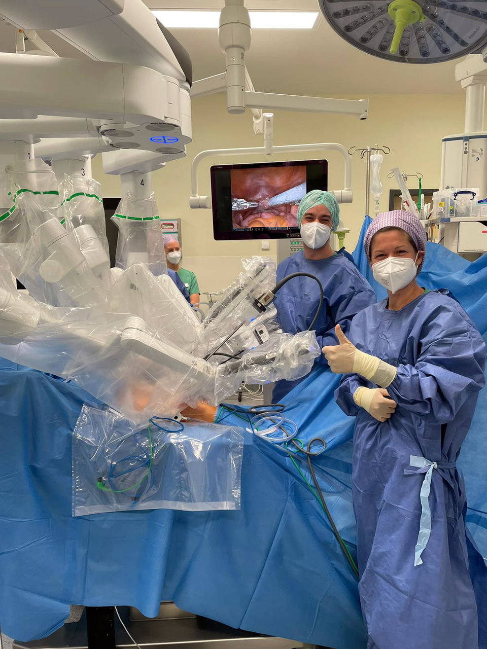 Vorreiterin in Oberbayern: Chef-Gynäkologin setzt auf Robotik bei Krebs-OP