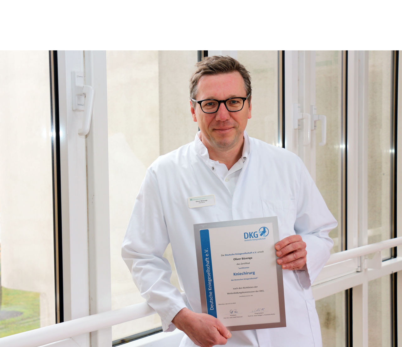 Oberarzt Oliver Büsenga ist zertifizierter Kniechirurg 