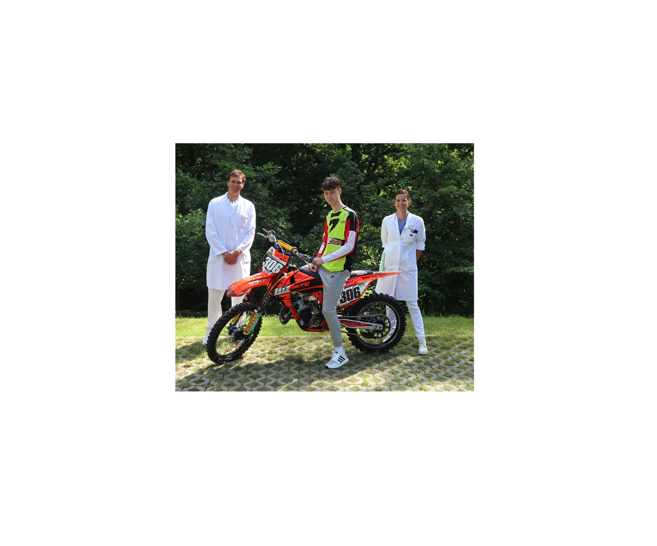 Interdisziplinäres Ärzteteam der Helios Mariahilf Klinik Hamburg macht 16-jährigen Motocross-Sportler wieder „geländetauglich“