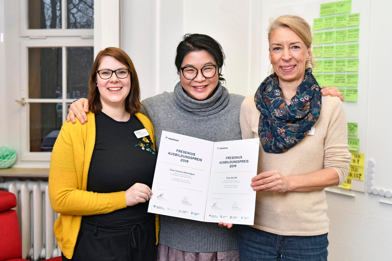 Fresenius verleiht Sonderpreis an zwei Praxisanleiterinnen des Helios Universitätsklinikums Wuppertal
