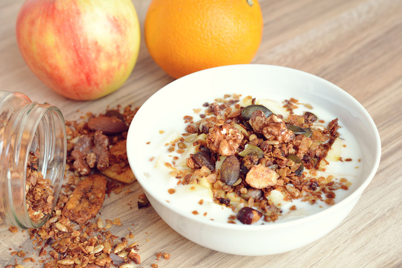 Unser Rezept für Granola: gesund und zuckerfrei genießen