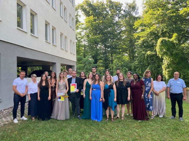 Pflegeausbildung in Bad Kissingen: Zeugnisübergabe und große Nachfrage für neuen Kurs