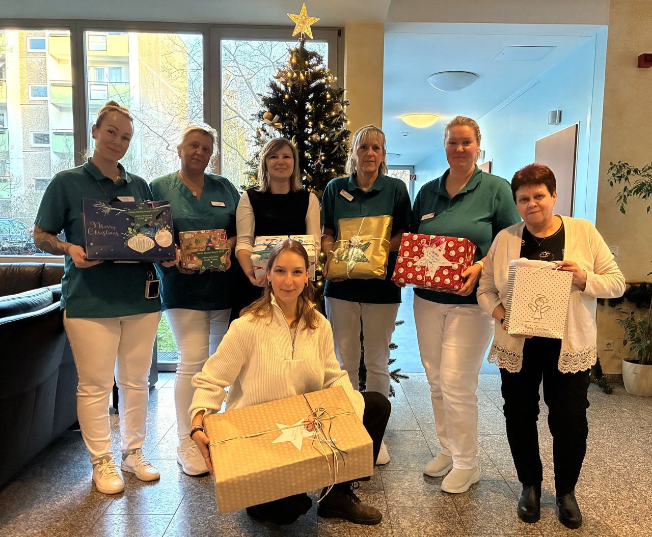 Wunschbaumaktion – Das Helios Klinikum Berlin-Buch erfüllt Weihnachtswünsche für Senior:innen