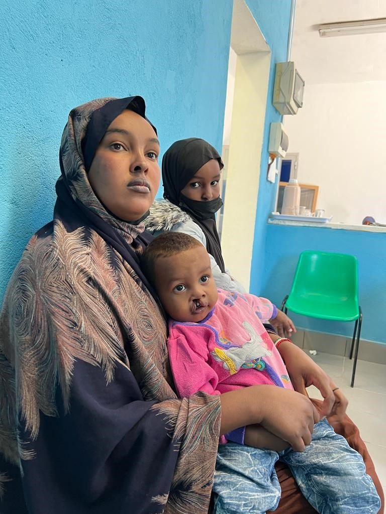 Chirurg Ali Tehrani schenkt Kindern in Somalia Lebensfreude