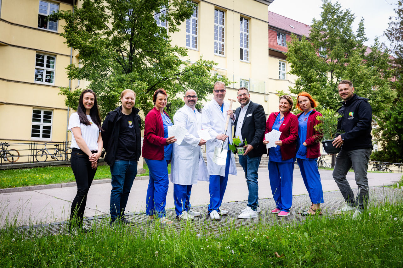 Ein Baum für ein neues Leben: Helios Klinikum Erfurt übernimmt Baumpatenschaften für Neugeborene