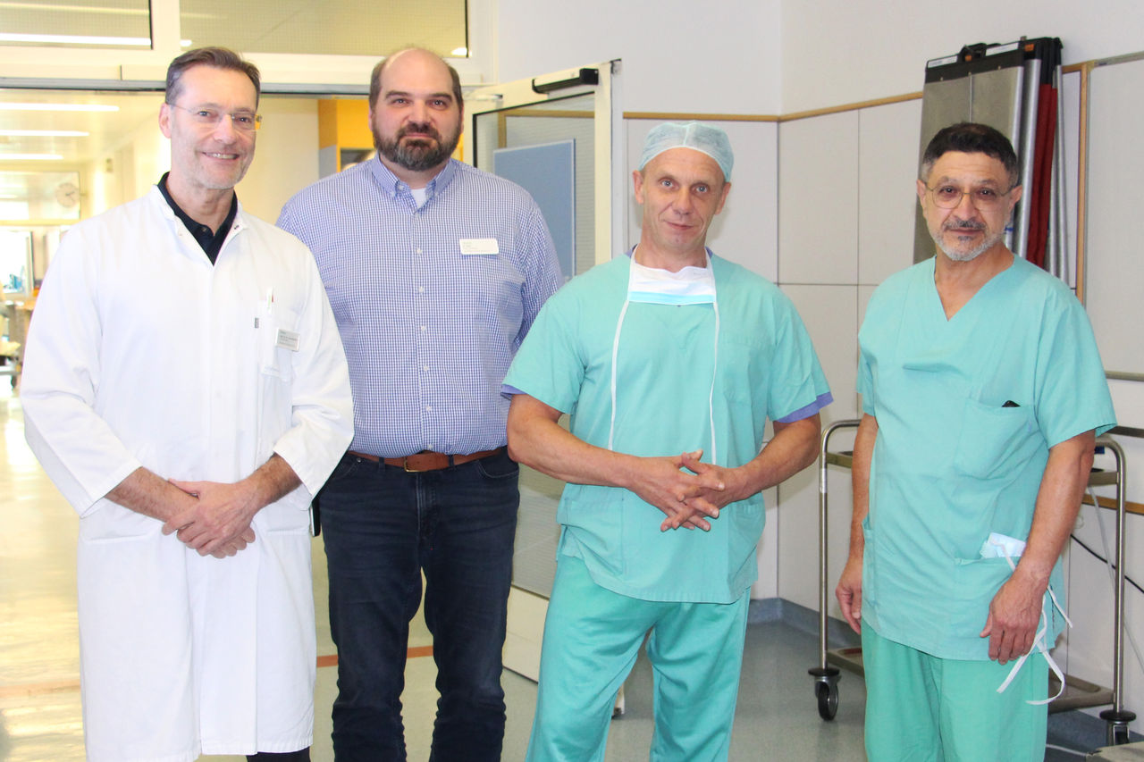 Premiere in Karlsruhe: Erstmals extravaskulärer Defibrillator implantiert