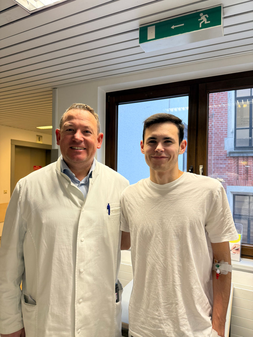 Vom Lungenkollaps zum neuen Lebensgefühl: Innovative Trichterbrust-OP für 21-Jährigen in den Helios Kliniken Kassel