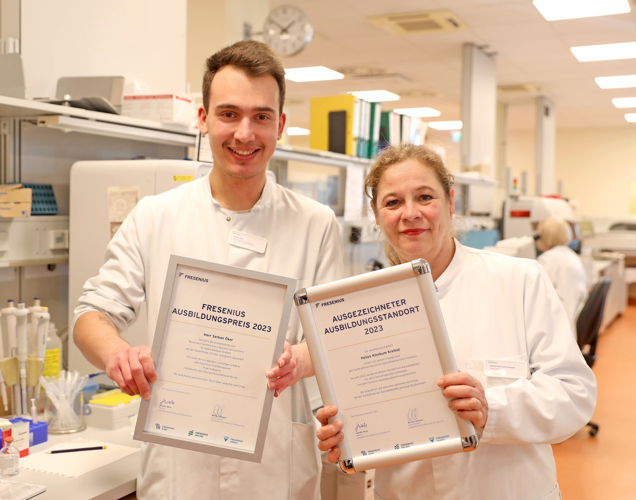 Auszubildender des Helios Klinikum Krefeld für Bestnote ausgezeichnet