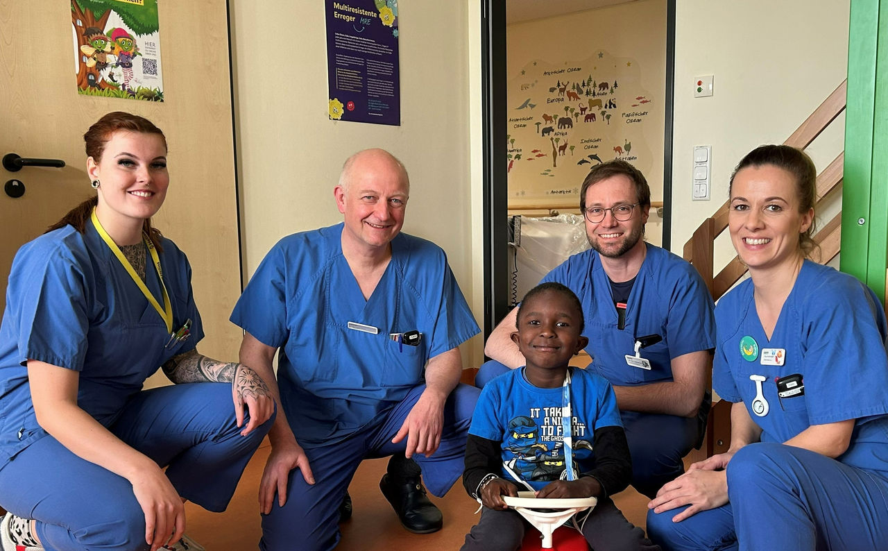 Spendenoperation am Herzzentrum Leipzig hilft kleinem Jungen aus dem Friedensdorf
