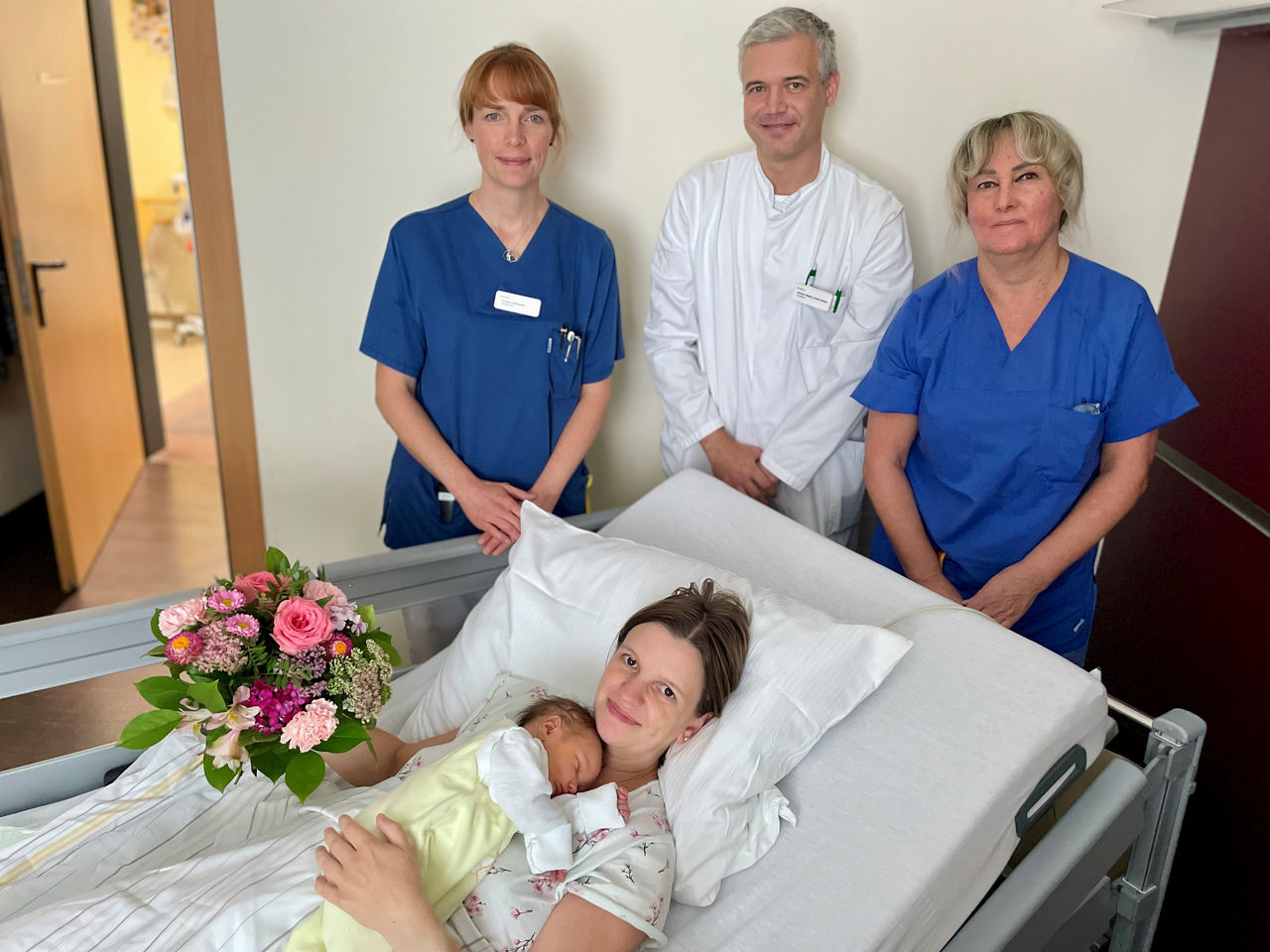 300 kleine Wunder im Jahr 2026: Helios Kliniken Mansfeld-Südharz freuen sich über 300. Geburt und begrüßen Baby Edda