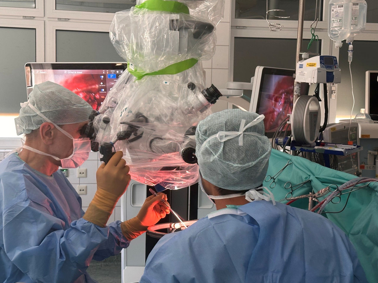 Neurochirurgie: spezialisiert auf Gehirn, Wirbelsäule und Nerven