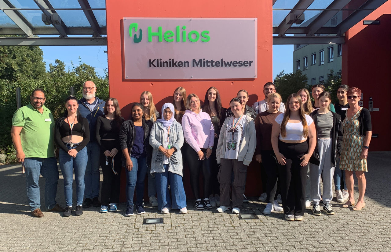 Ausbildungsstart für sechzehn angehende Pflegefachleute | Helios