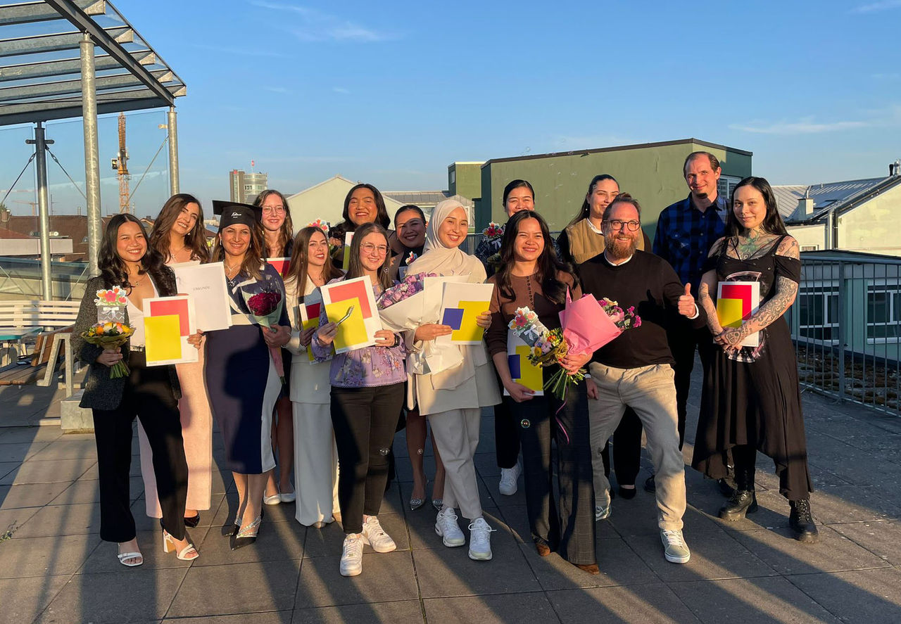 Erfolgreicher Start in den Pflegeberuf mit Neugier, Mut und Menschlichkeit