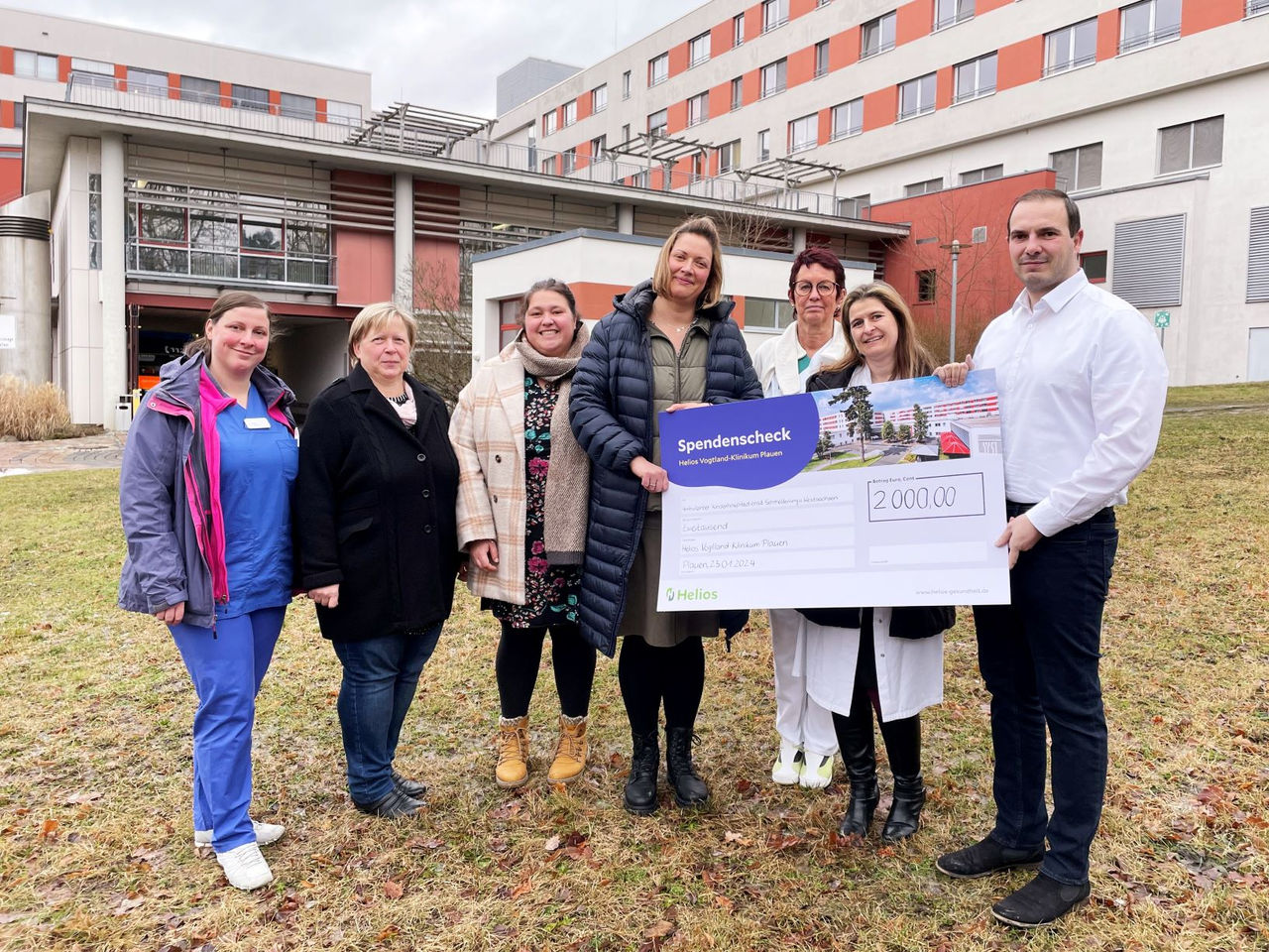 Klinikmitarbeitende, Patient:innen und Helios Vogtland-Klinikum spenden gemeinsam für Kinderhospizdienst