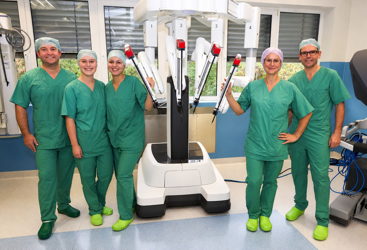    			Pressemitteilung  Salzgitter, 14.10.2026  Neue Generation der robotischen Chirurgie erweitert Behandlungsmöglichkeiten im Helios Klinikum Salzgitter