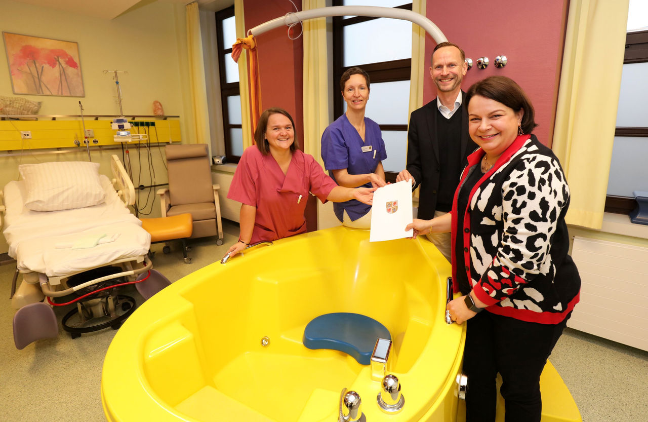 Helios Hanseklinikum erhält eine Million Euro für Modernisierung des Kreißsaals