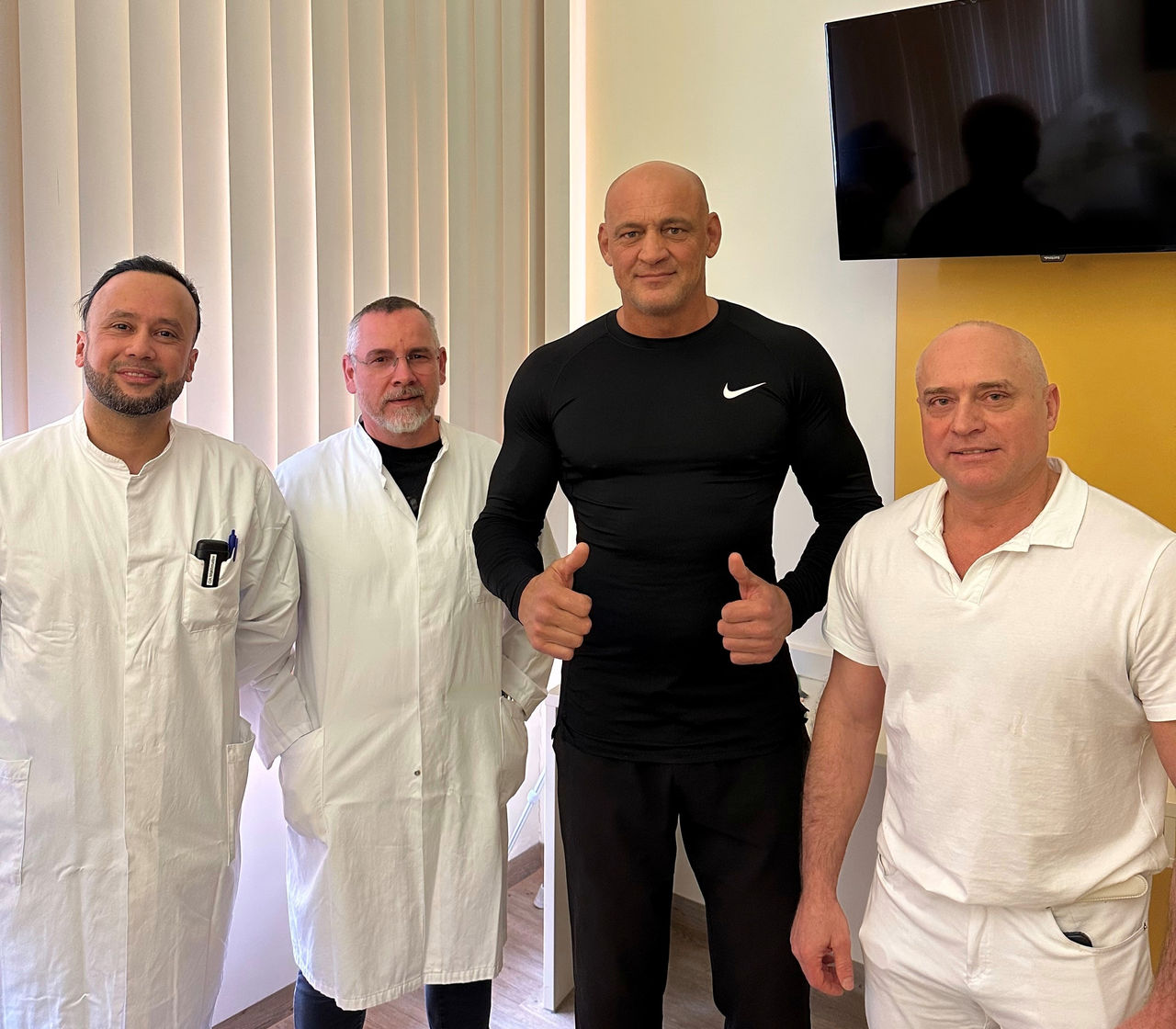 Vom Ring zurück ins Leben: Ex-Profikickboxer erhält neues Hüftgelenk in der Helios Fachklinik Vogelsang-Gommern