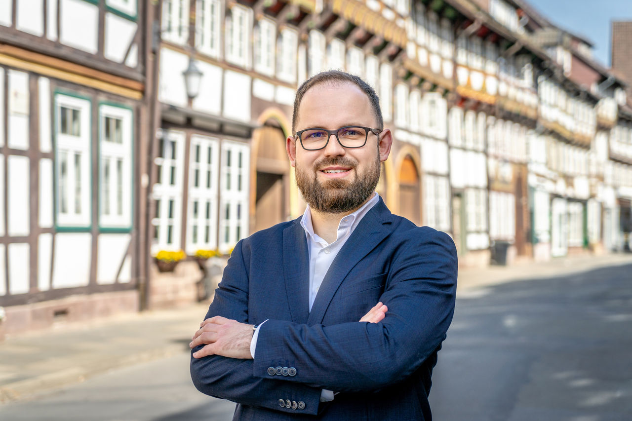 Tim Wozniak übernimmt Klinikgeschäftsführung der Helios Kliniken in Cuxhaven und Wesermarsch