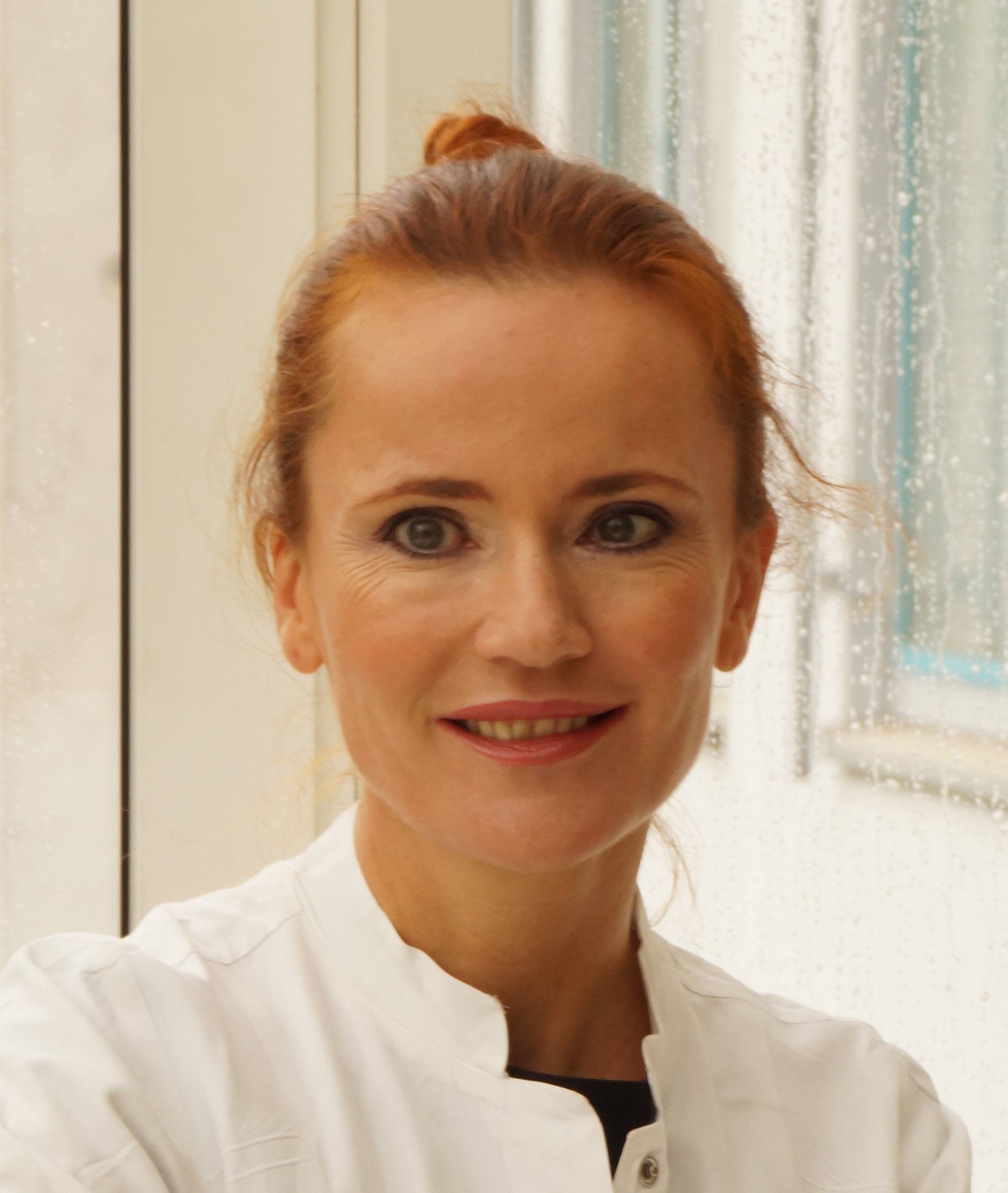 Frau Dr. Maximiliane Deckart - Chefarzt für Schmerzmedizin