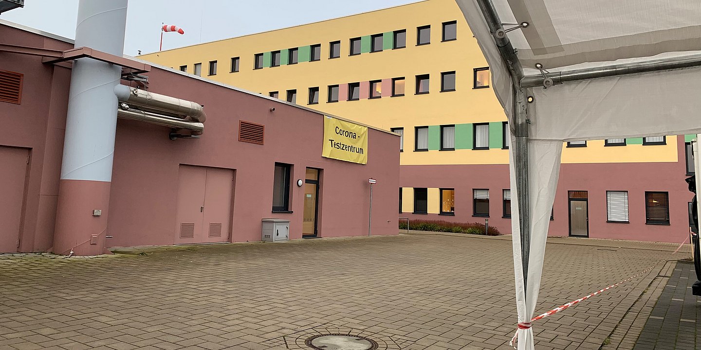 Corona-Testzentrum auf dem Gelände der Helios Klinik Wesermarsch