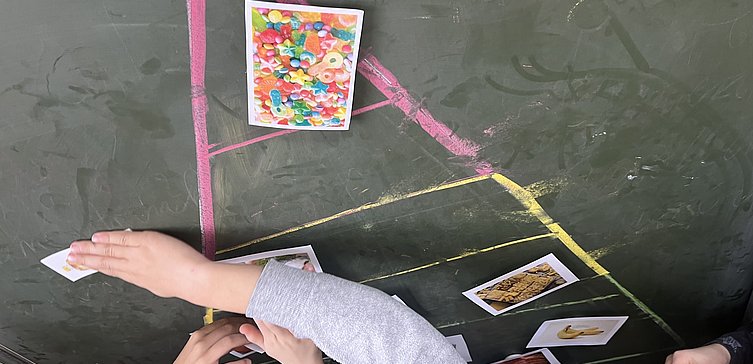 Mithilfe der Essenspyramide lernen Kinder spielerisch, welche Lebensmittel sie in welcher Häufigkeit essen sollten