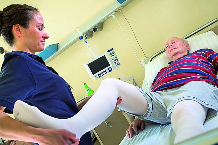 Knieprothese: Kunstgelenk gegen Schmerzen