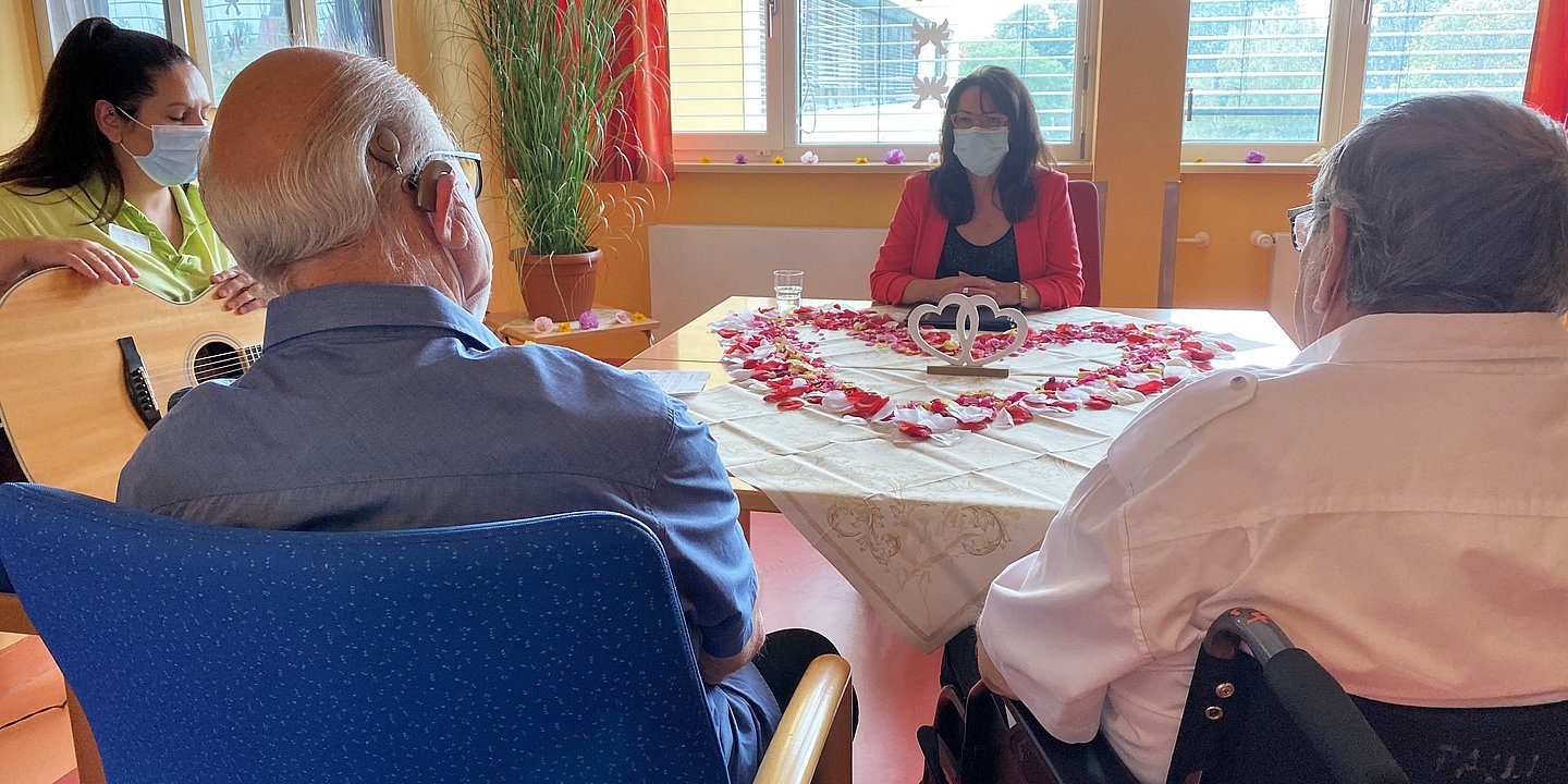 Endlich getraut: Eine Hochzeit auf der Palliativstation