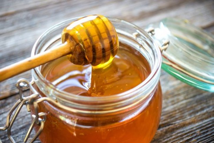Süßes Gift – Babys dürfen keinen Honig essen!