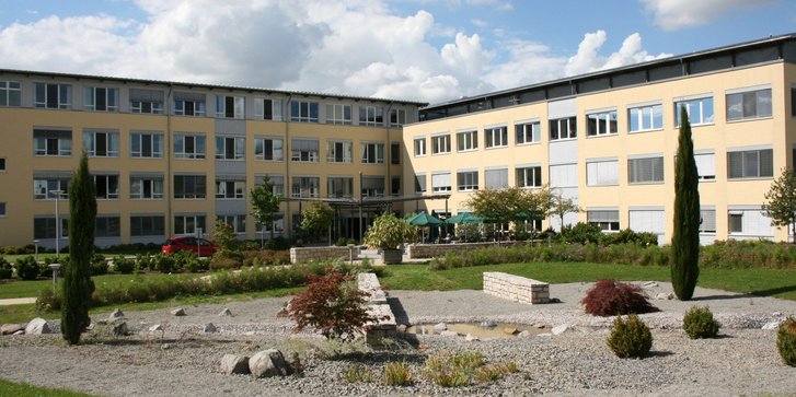 Helios Klinik Müllheim - Hausansicht