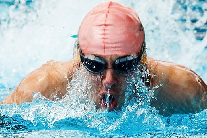 Schwimmen – nicht nur im Sommer der ideale Sport für Ihre Gesundheit