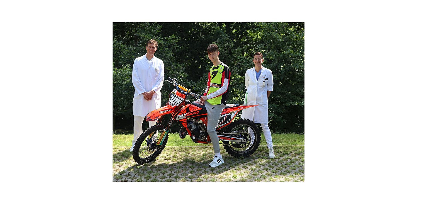Interdisziplinäres Ärzteteam der Helios Mariahilf Klinik Hamburg macht 16-jährigen Motocross-Sportler wieder „geländetauglich“