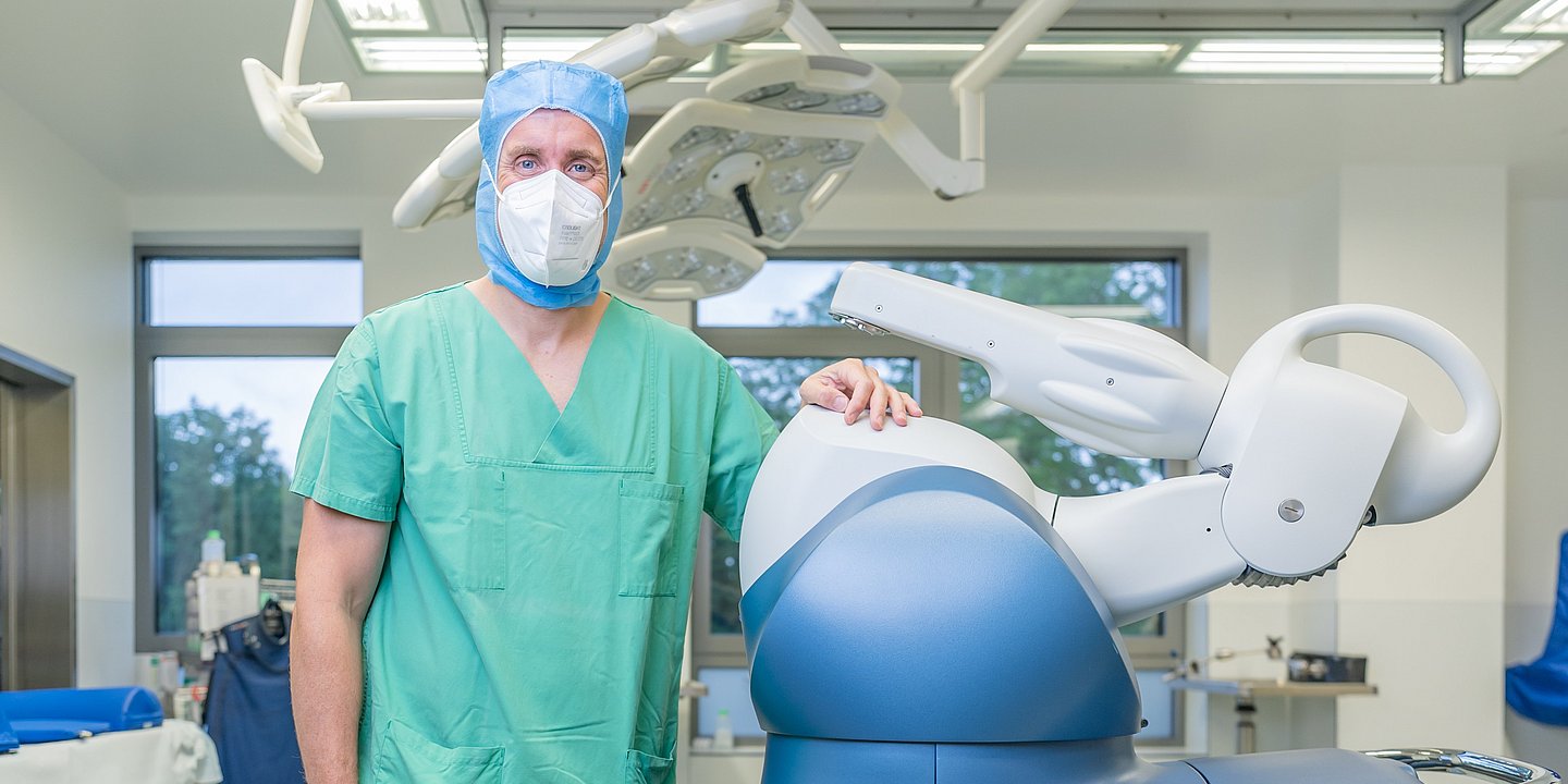 Neue Robotertechnik bei Kniegelenk-Ersatz  im Helios Klinikum München West