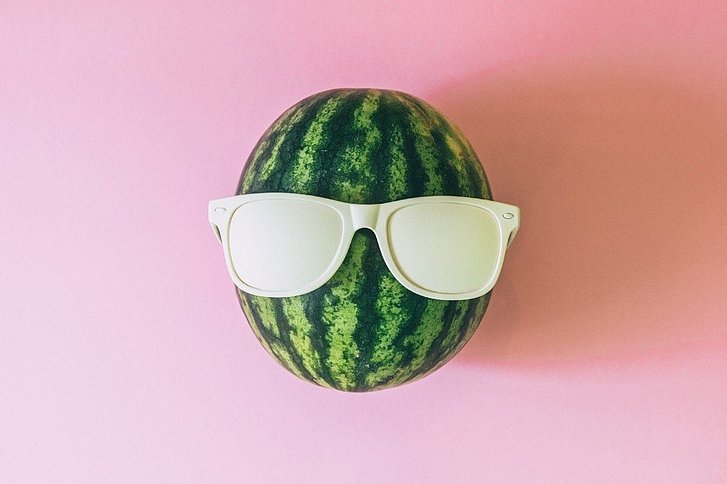 Wassermelone mit Sonnenbrille