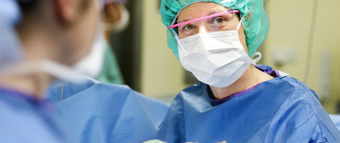 Als schwangere Ärztin operieren und arbeiten: Ein Tabu? 