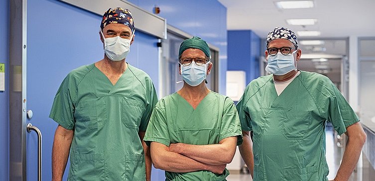 Spezialisten für roboter-assistierte Chirurgie am Helios Klinikum Krefeld