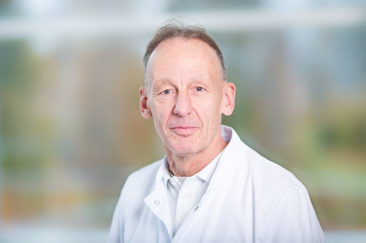 Prof. Dr. Knöller, Chefarzt Wirbelsäulenchirurgie