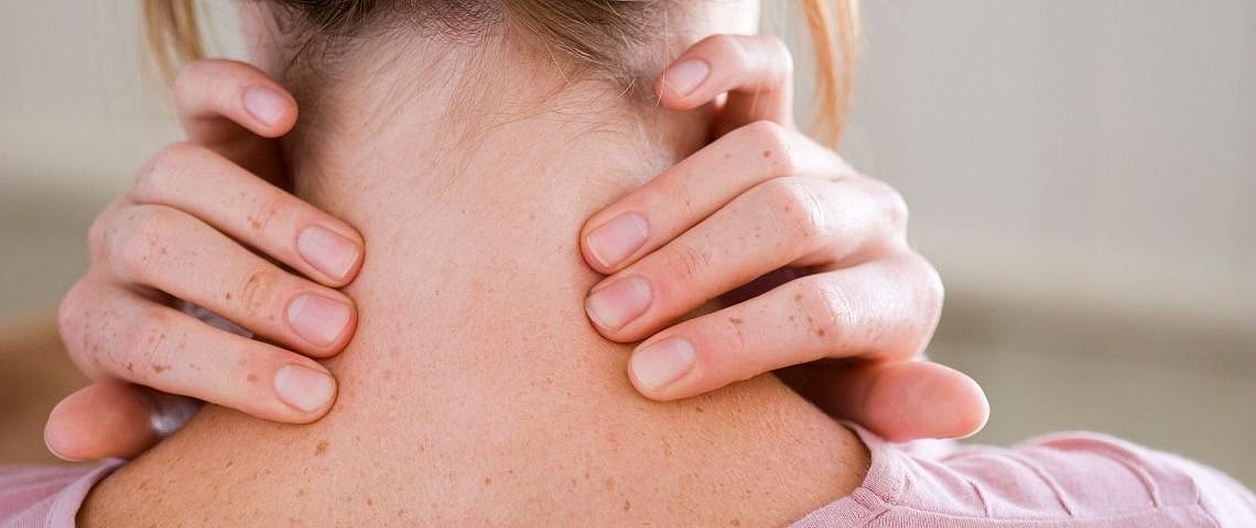 Nackenverspannungen lösen bei Schulter-Nacken-Beschwerden
